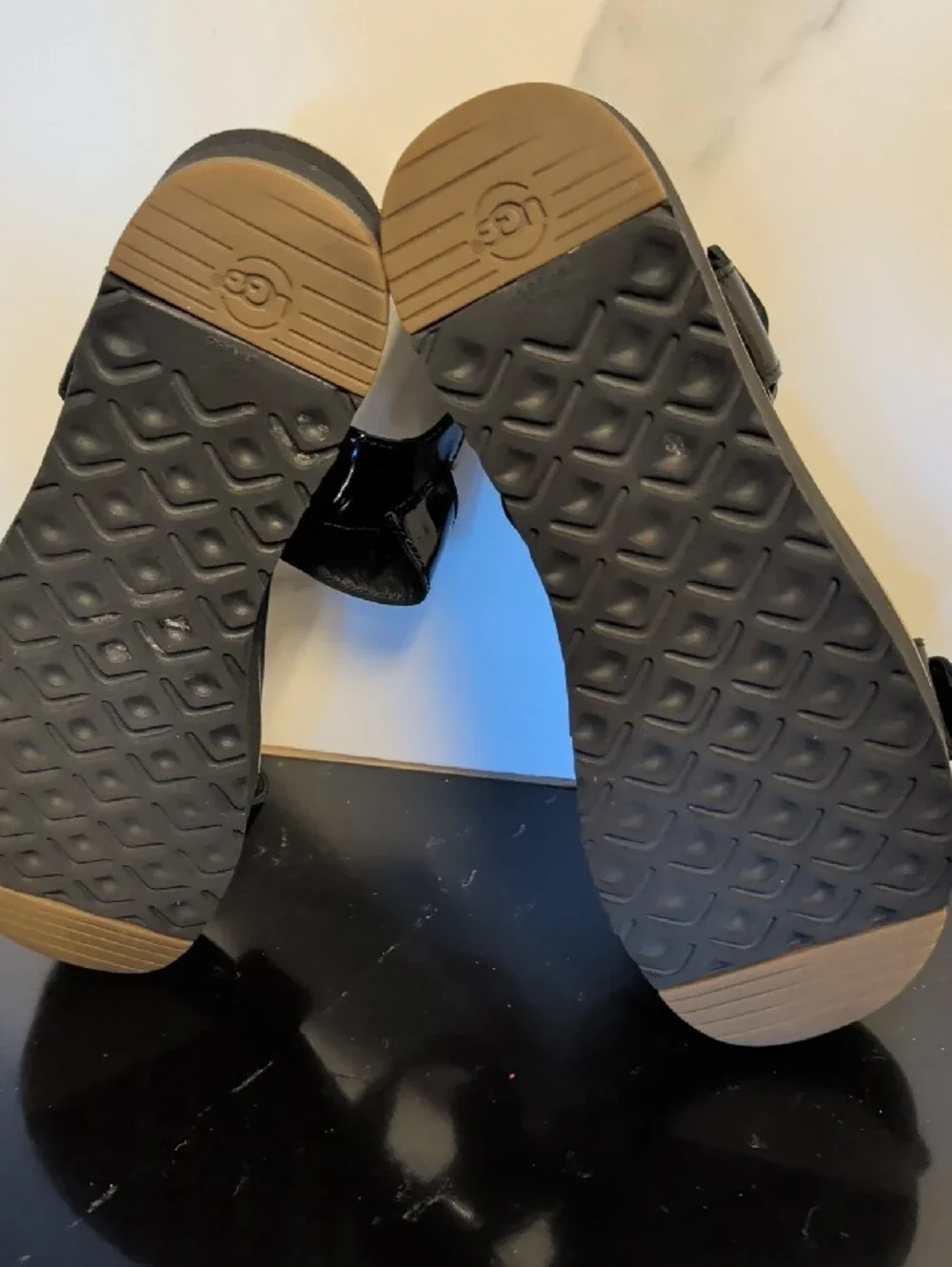UGG Angie Platform Leather Sandals Size 7 Used Great